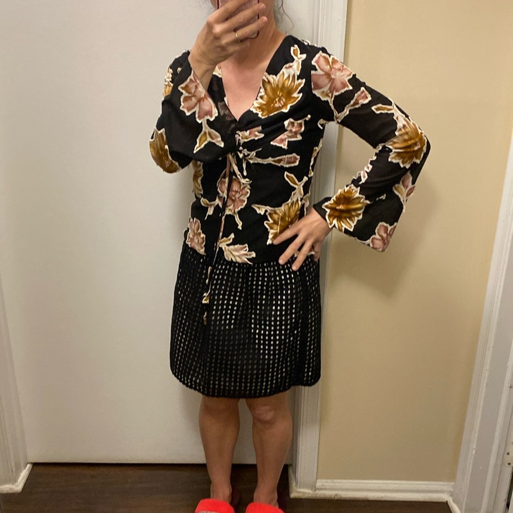 Aziz vintage 3D flowers top